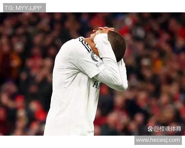 足球传奇球星突发重病病危消息引发全球球迷关注与担忧 足球传奇球星突发重病病危消息引发全球球迷关注与担忧