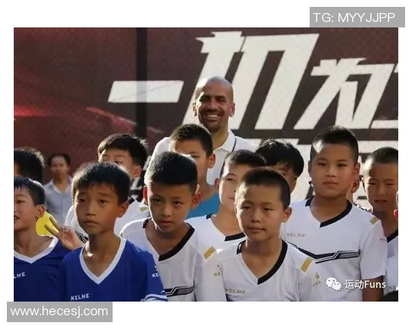 足球球星古文的辉煌生涯与绿茵场传奇故事全面解读 足球球星古文的辉煌生涯与绿茵场传奇故事全面解读